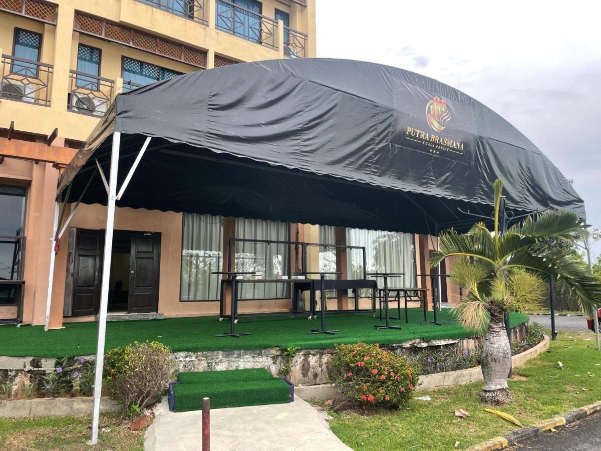Putra Brasmana Hotel Kuala Perlis Exteriör bild