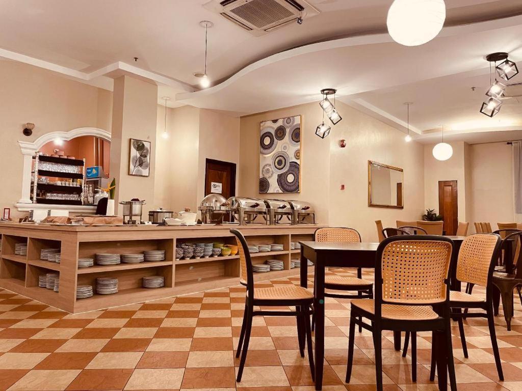 Putra Brasmana Hotel Kuala Perlis Exteriör bild