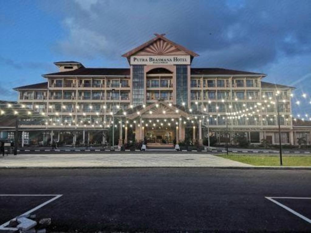 Putra Brasmana Hotel Kuala Perlis Exteriör bild
