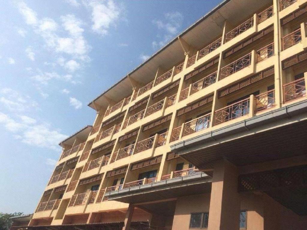 Putra Brasmana Hotel Kuala Perlis Exteriör bild