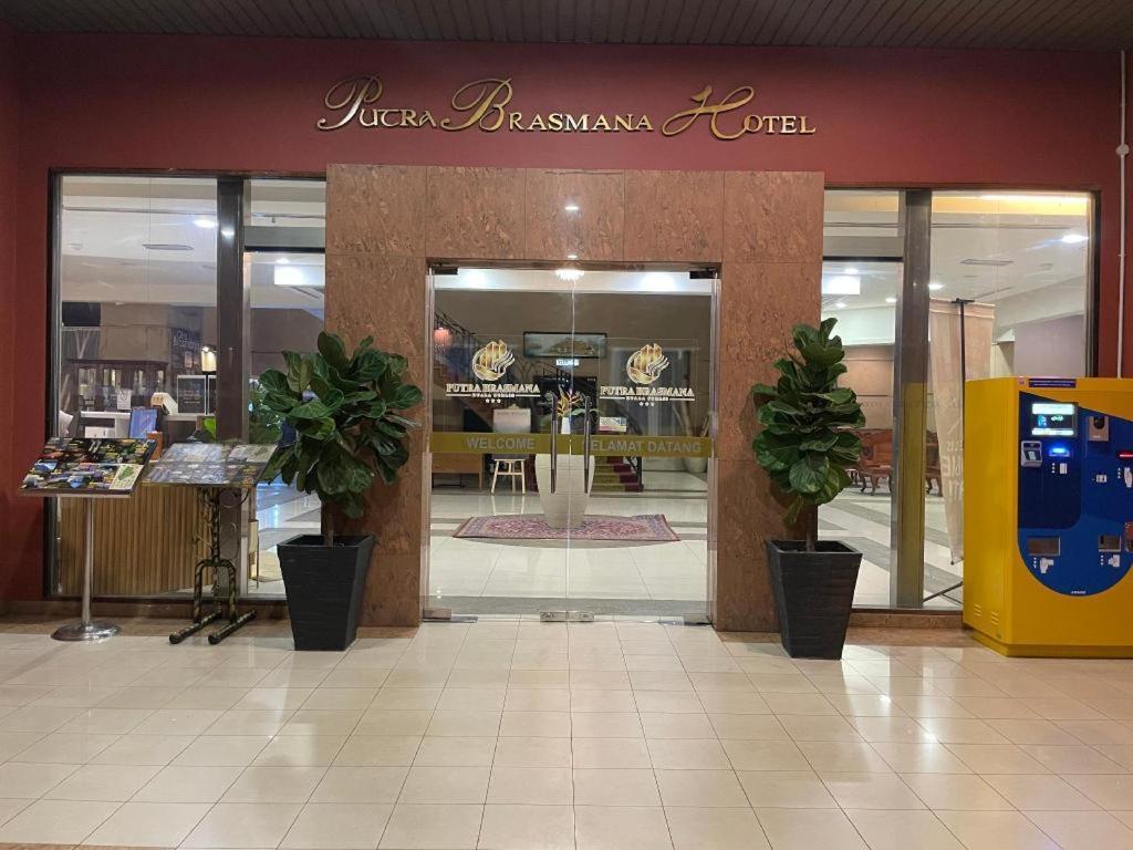 Putra Brasmana Hotel Kuala Perlis Exteriör bild