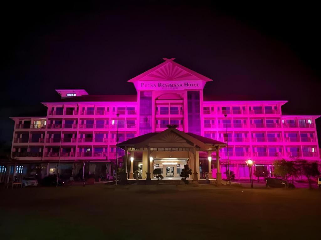 Putra Brasmana Hotel Kuala Perlis Exteriör bild