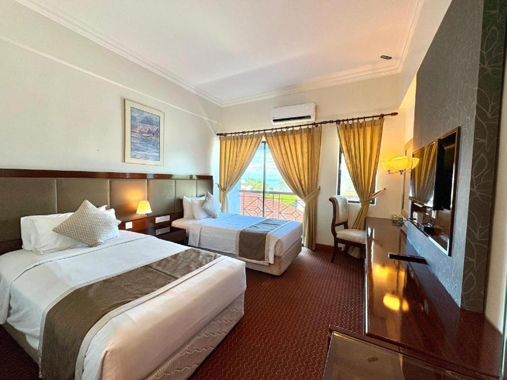 Putra Brasmana Hotel Kuala Perlis Exteriör bild