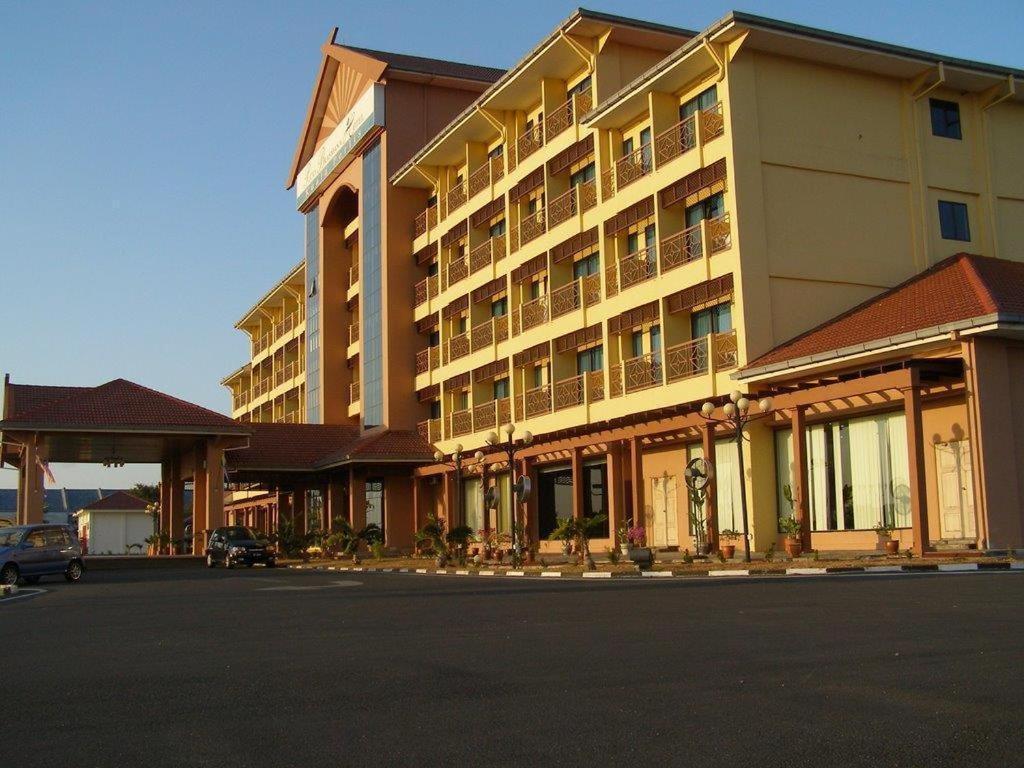 Putra Brasmana Hotel Kuala Perlis Exteriör bild